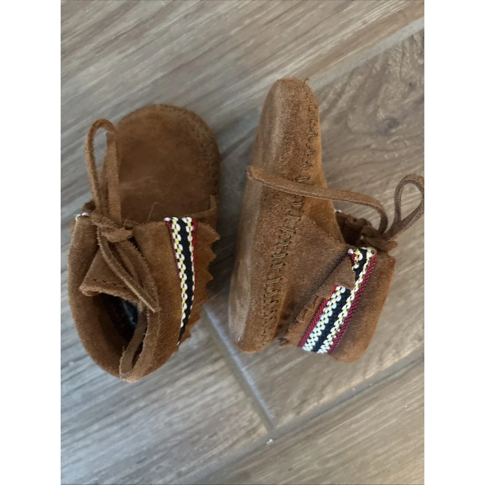 Minnetonka Baby braid Lace bootie shoes size‎ 2